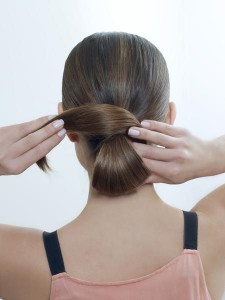 Chignon selber frisieren - Step 2 Chignon selber frisieren - Step 2