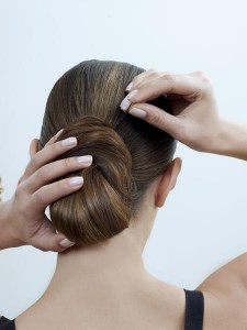 Chignon selber frisieren - Step 3 Chignon selber frisieren - Step 3
